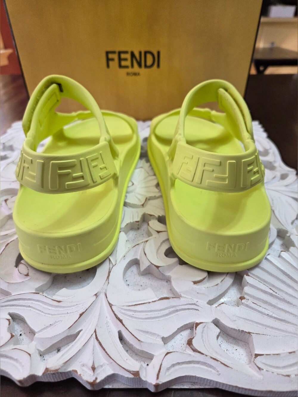 Fendi By Marc Jacobs Feel Sandals In Neon Yellow, Size 38 - Picture 6 of 13